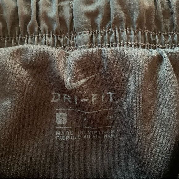 Nike Dri Fit Shorts - Picture 4 of 4